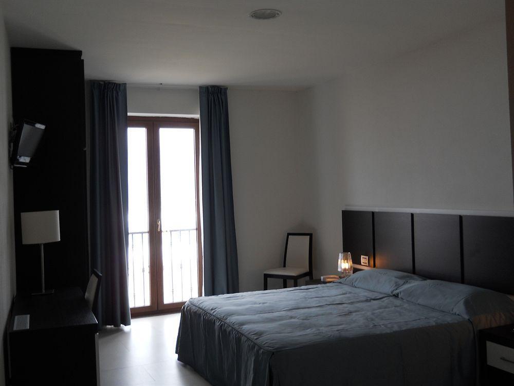 Buddi Hotel Platamona Eksteriør billede