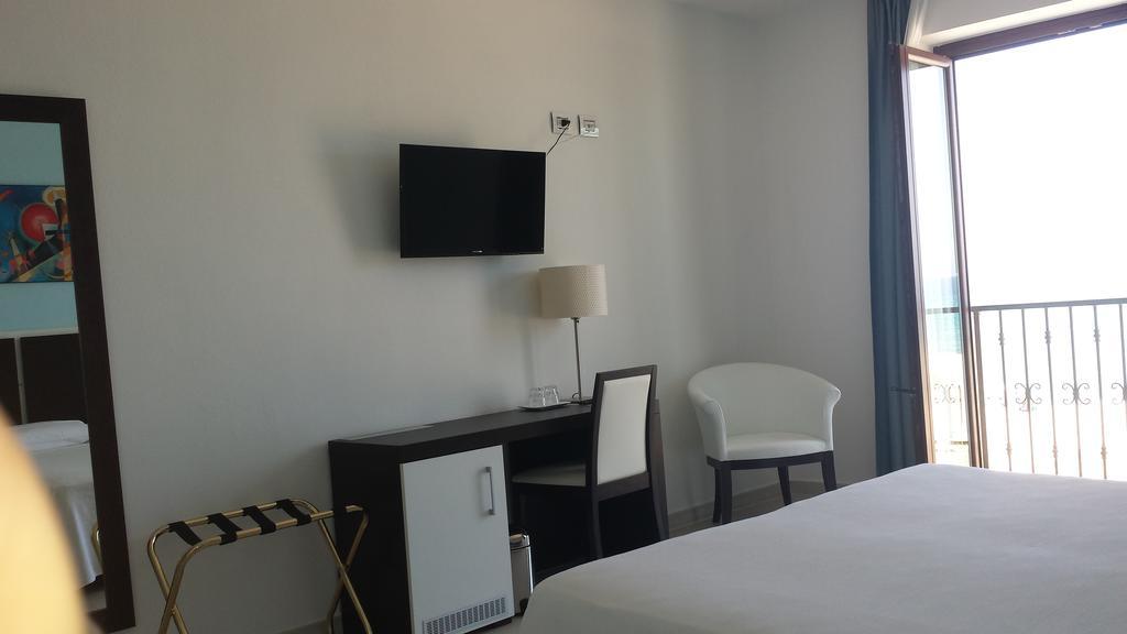 Buddi Hotel Platamona Eksteriør billede
