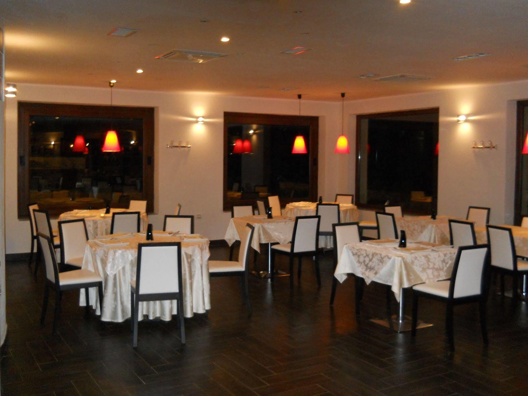 Buddi Hotel Platamona Eksteriør billede