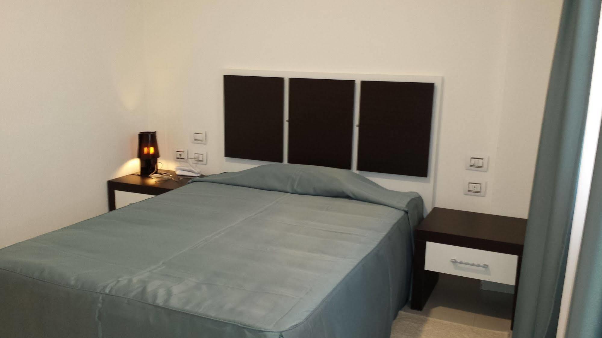 Buddi Hotel Platamona Eksteriør billede