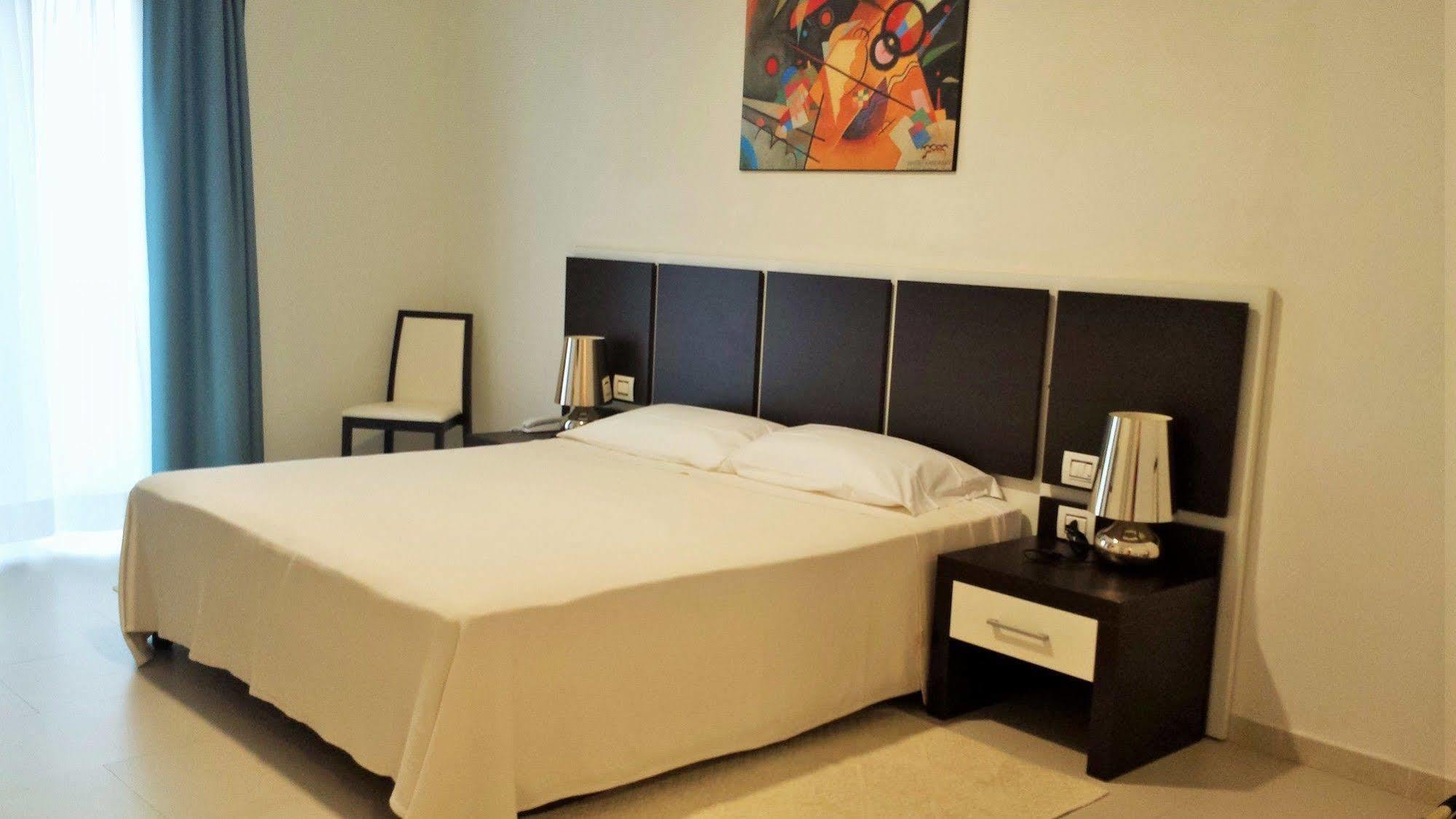 Buddi Hotel Platamona Eksteriør billede